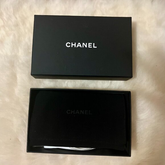 Yellow Chanel Lambskin Cardholder - Picture 4 of 7